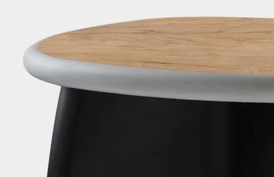 Ryno activity/dining table i Hickory-finish