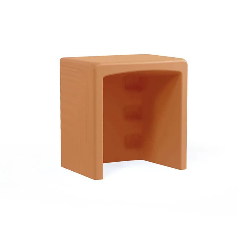 Skrivebord i fargen Warm Terracotta